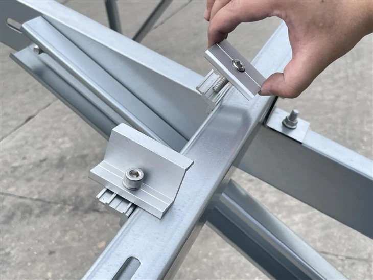 High-Performance ZAM Steel Solar Ground Mounting System For Utility Projects factory