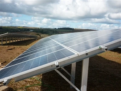 Chèchè Slovak Predi PV Inverter Sòti San Detèktè Meteyo