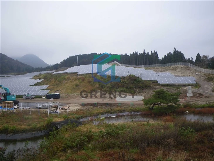 Fixed Solar Ground Mounting System With Screw Foundation
